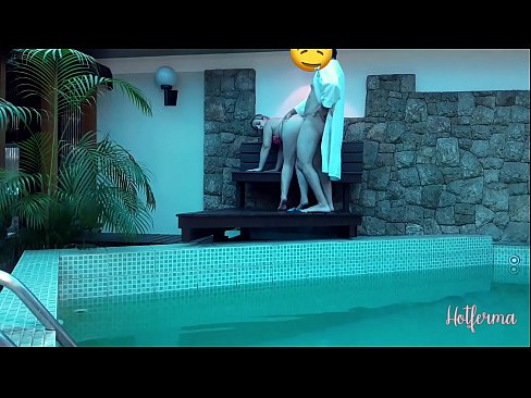 ❤️ مالک حوض ته نوکرۍ ته بلنه ورکړه، مګر د ګرمۍ مقاومت نشو کولی په ps.sex-porntube.ru
